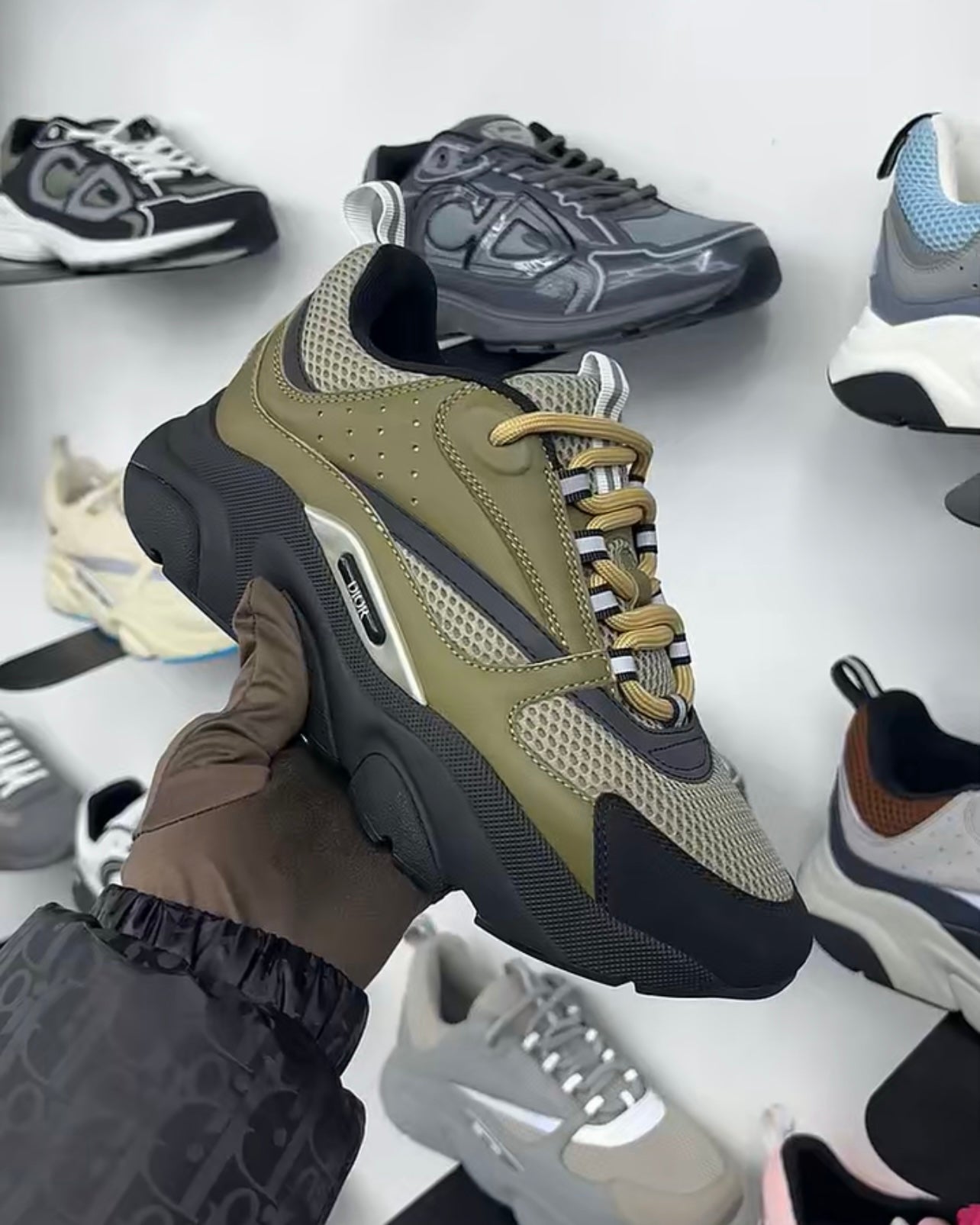 Dior B22 Khaki Sneaker