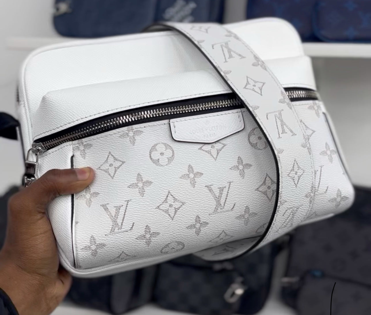 Louis Vuitton Outdoor Messenger