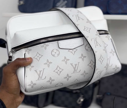 Louis Vuitton Outdoor Messenger