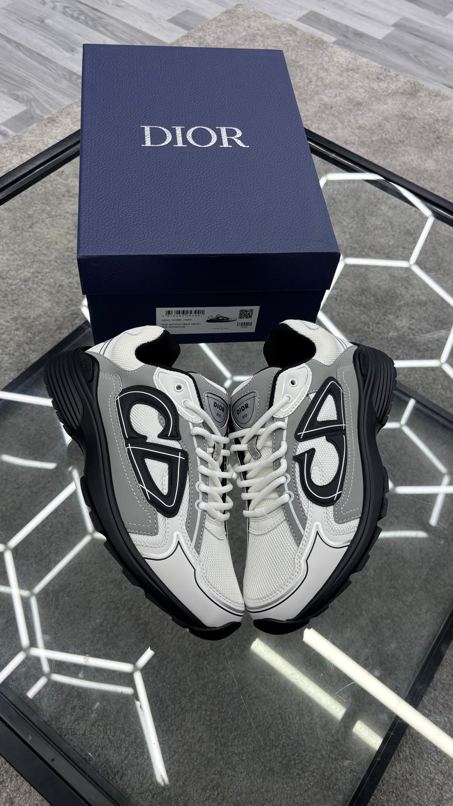 B30 White/Grey/Black