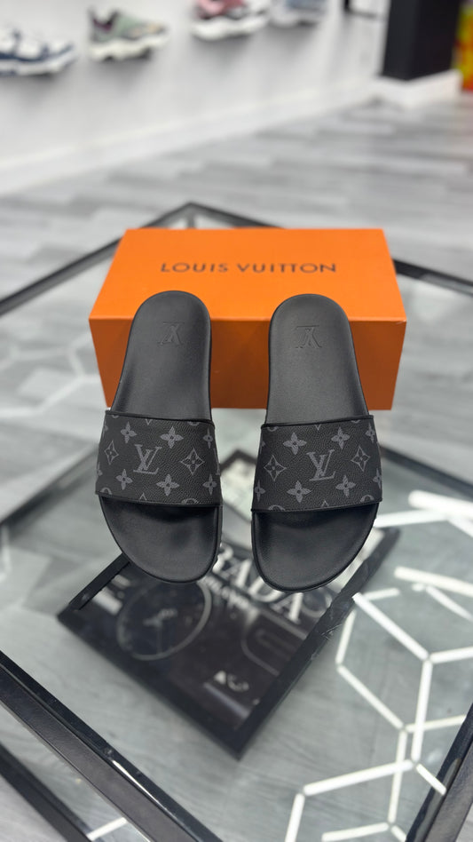 Lv waterfront sliders Men’s