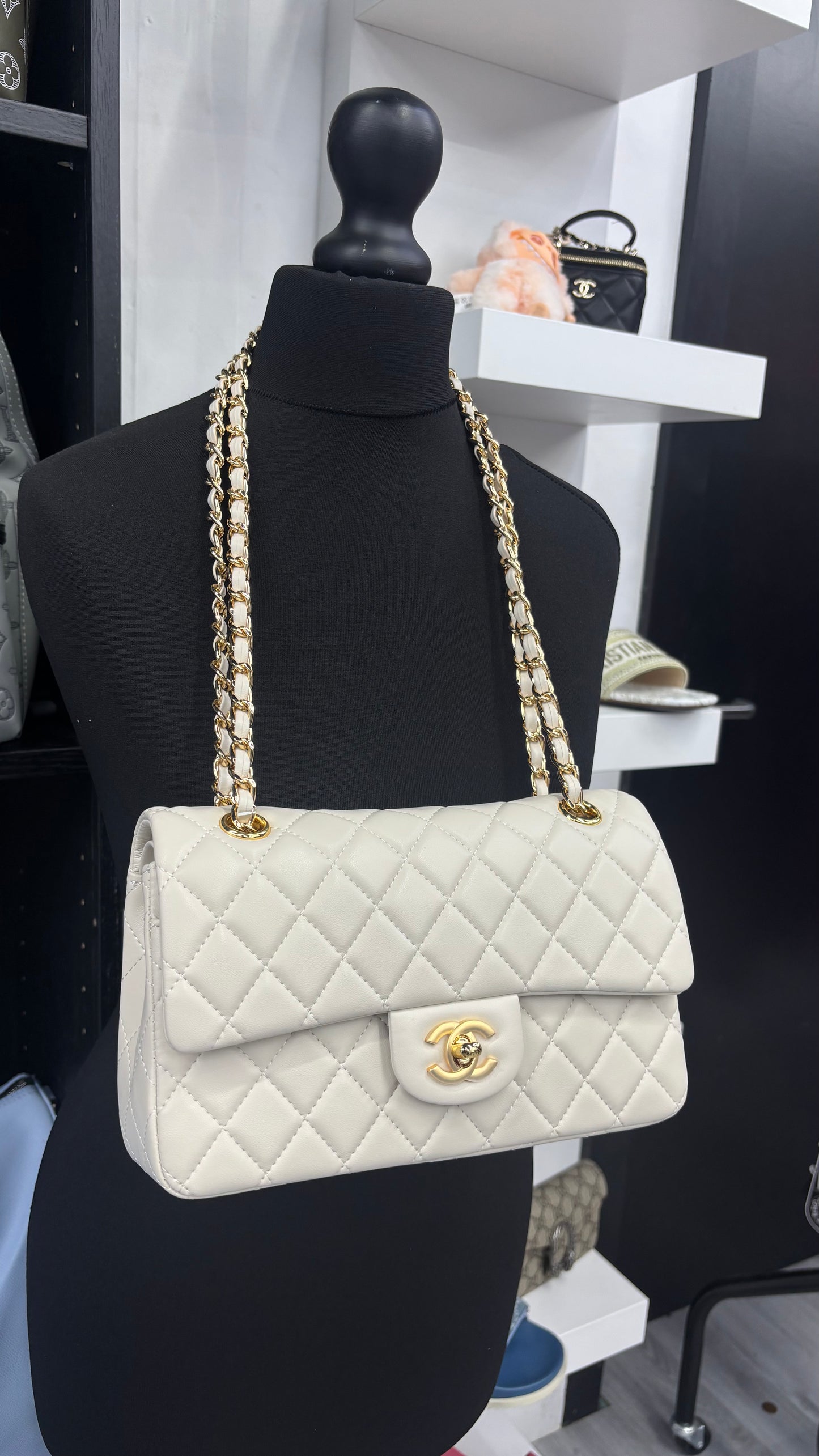 Women’s Chanel Large Bags