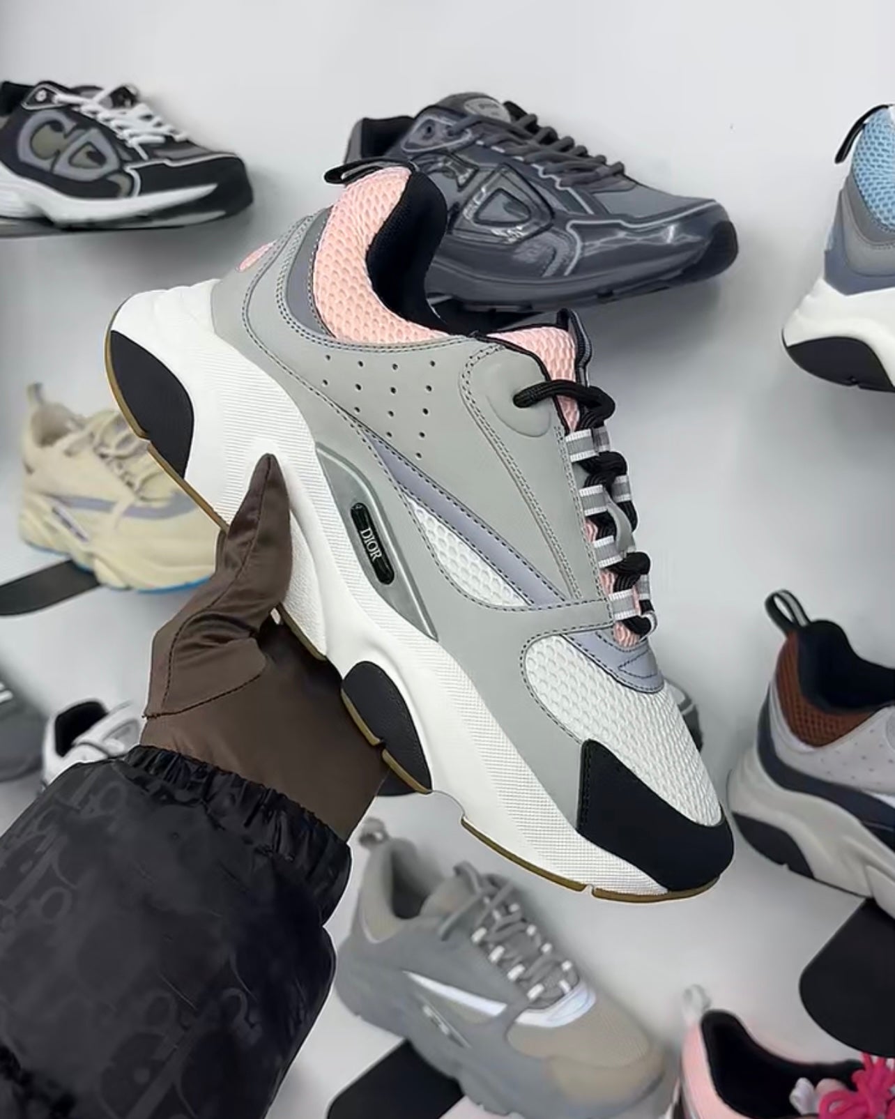 Dior B22 Grey Pale Pink Sneaker